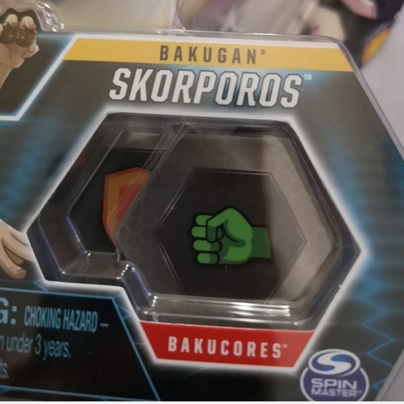 Bakugan Skorporos 2"Collectible Action Figure and Trading Card NEW - Picture 5 of 5